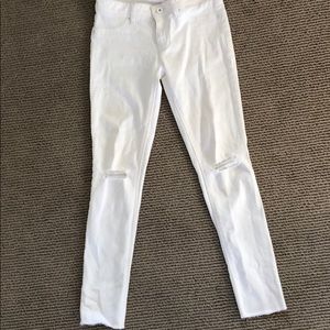 DL1961 Emma white denim distressed, legging cut